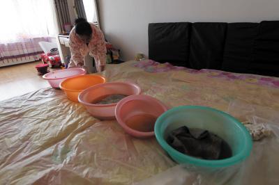 汉寿楼上漏水，住户失联，小区没物管，业主维权难！律师来支招……